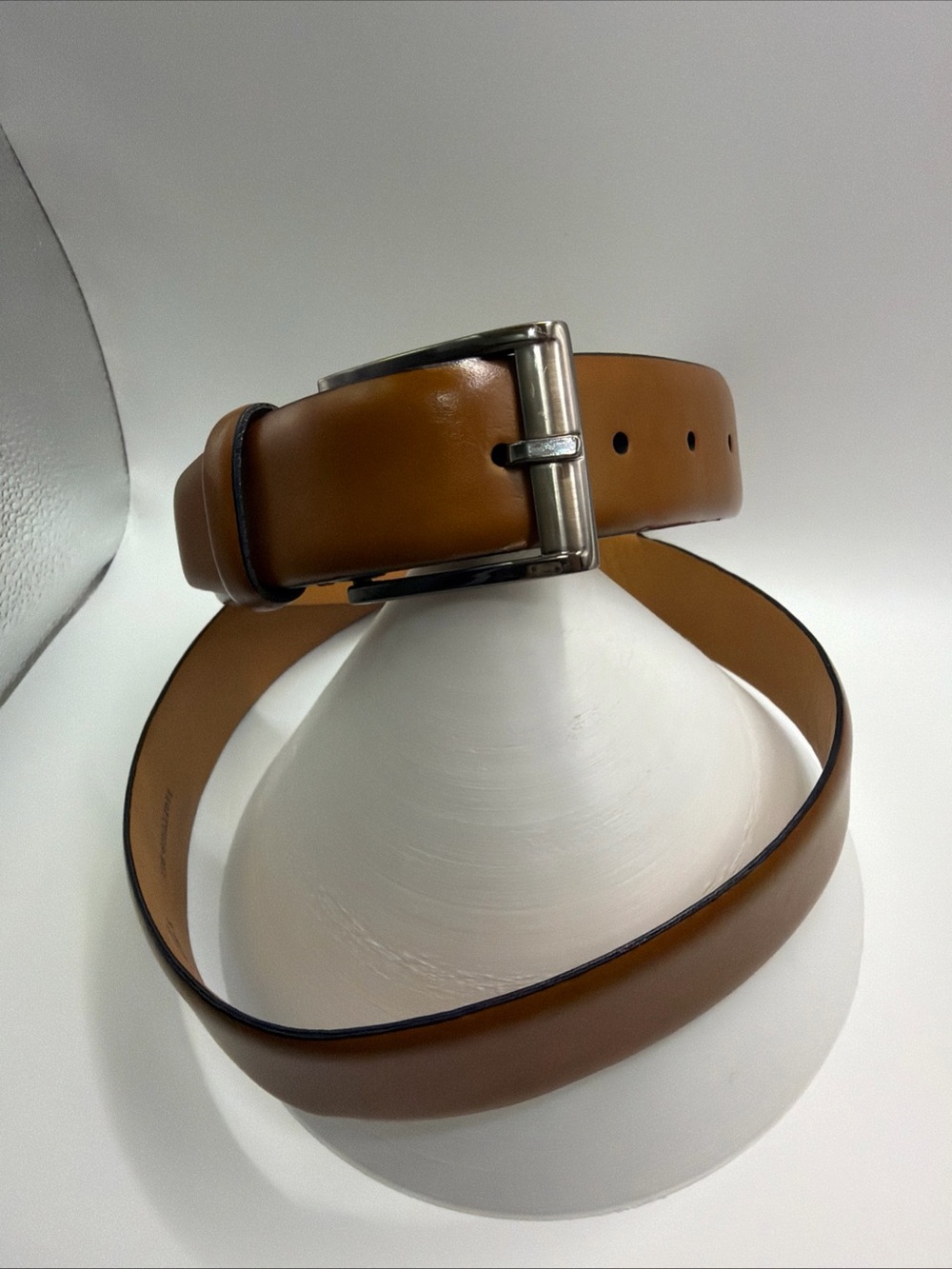 Trafalgar Italian Leather Cameron Cognac Brown Leather Belt Size 38